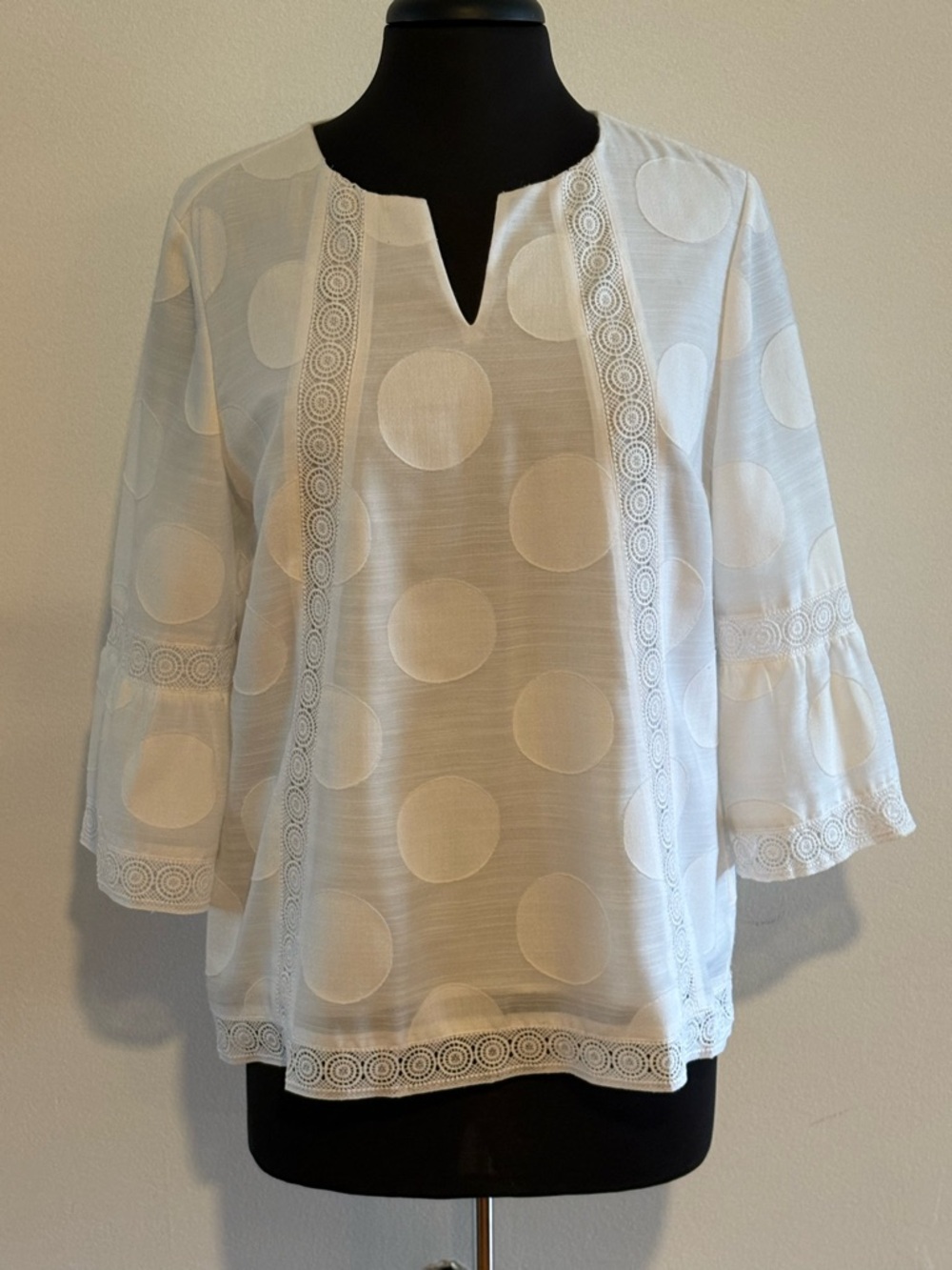 Chico’s White Polka Dot Split V-Neck Blouse Top - 1